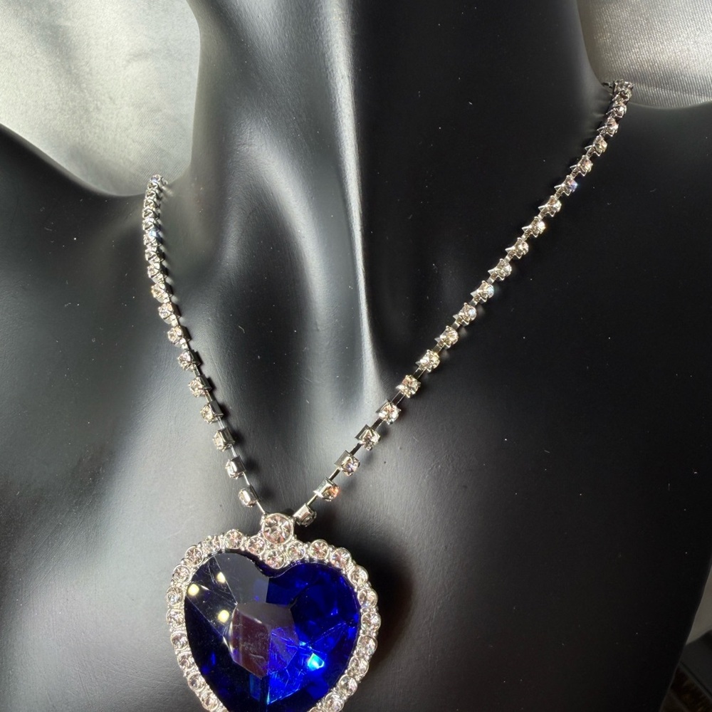 Unique premium look Sapphire Blue Heart Necklace with Silver Accents - Picture 8 of 13
